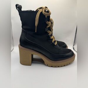 Universal Thread Glenda hiking boots in black with a tan lug sole size 8